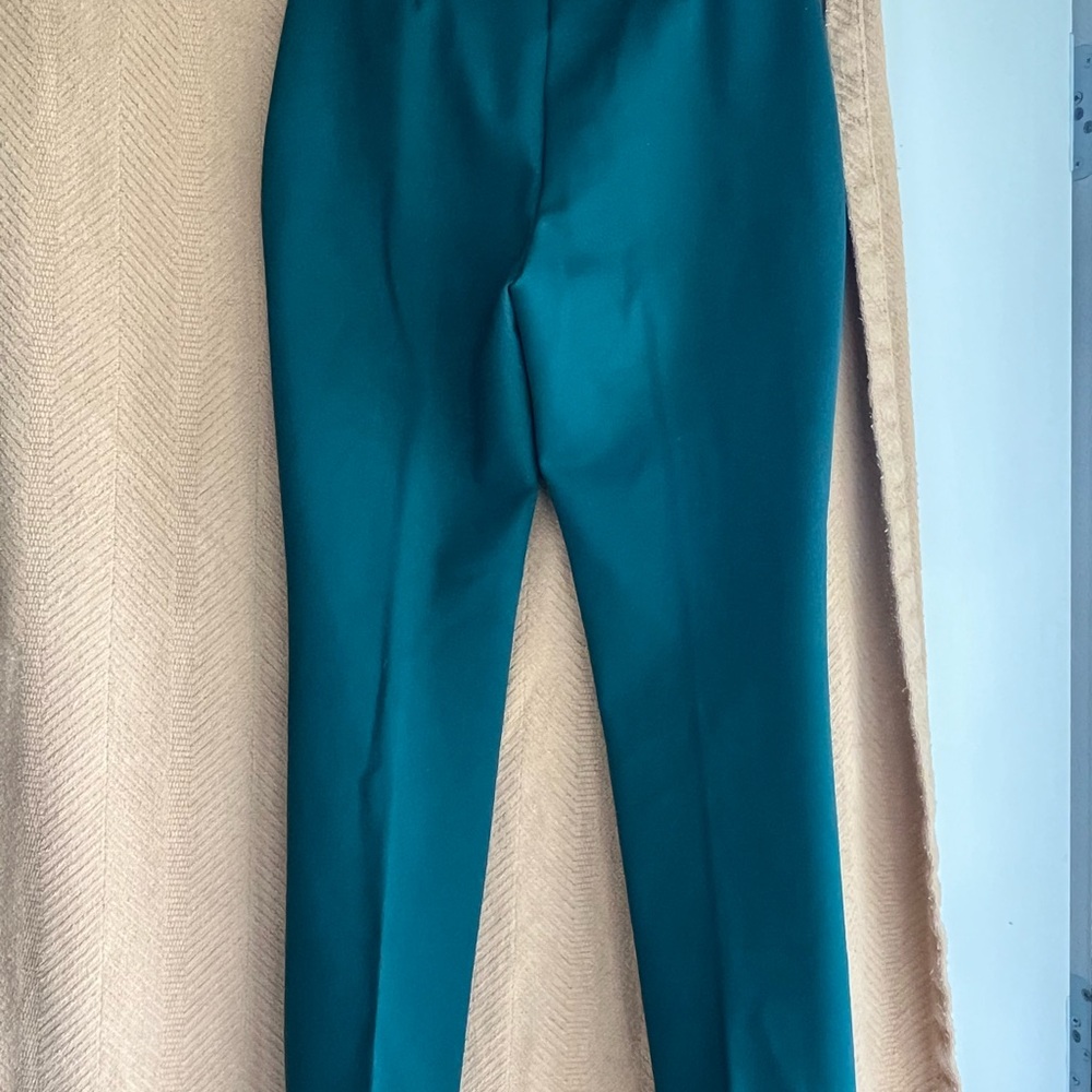 NWOT Chicos Juliet Ponte Knit Pant